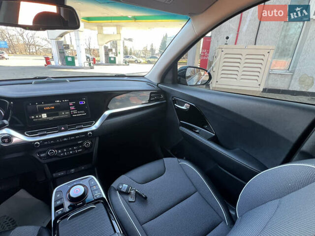 Синий Киа Niro, объемом двигателя 0 л и пробегом 92 тыс. км за 18799 $, фото 46 на Automoto.ua