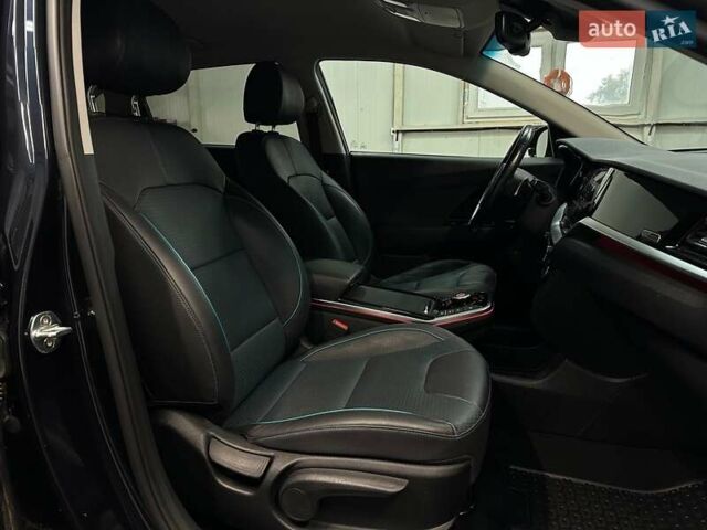 Синій Кіа Niro, об'ємом двигуна 0 л та пробігом 32 тис. км за 23900 $, фото 77 на Automoto.ua