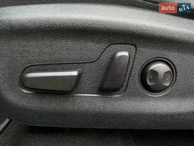 Синій Кіа Niro, об'ємом двигуна 0 л та пробігом 138 тис. км за 21200 $, фото 40 на Automoto.ua