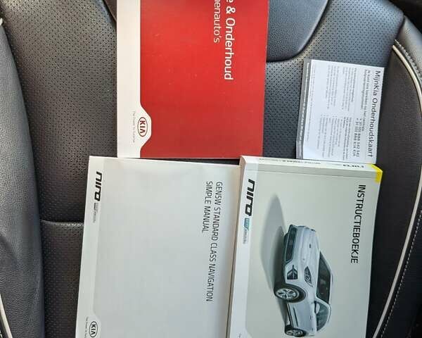 Киа Niro 2020 в Луцке на Automoto.ua Синий Киа Niro, объемом двигателя 0 л и пробегом 157 тыс. км за 19700 $, фото 54 на Automoto.ua