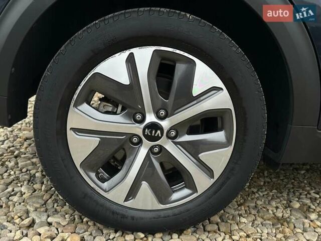 Синий Киа Niro, объемом двигателя 0 л и пробегом 117 тыс. км за 19900 $, фото 29 на Automoto.ua