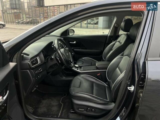 Синий Киа Niro, объемом двигателя 0 л и пробегом 89 тыс. км за 17500 $, фото 49 на Automoto.ua