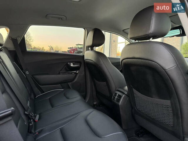Синий Киа Niro, объемом двигателя 0 л и пробегом 142 тыс. км за 17500 $, фото 56 на Automoto.ua