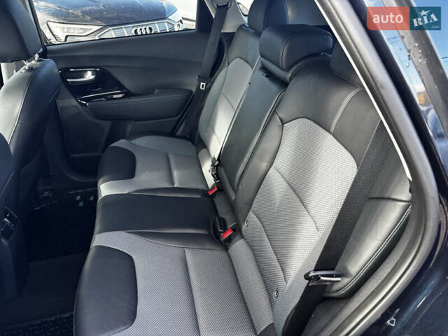 Синий Киа Niro, объемом двигателя 0 л и пробегом 76 тыс. км за 19999 $, фото 33 на Automoto.ua