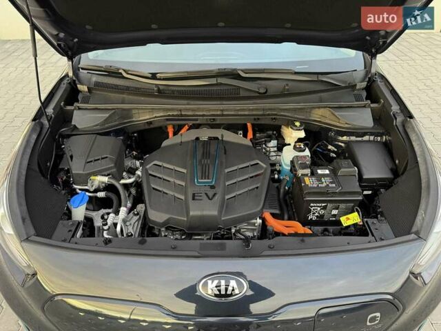 Синий Киа Niro, объемом двигателя 0 л и пробегом 90 тыс. км за 19999 $, фото 27 на Automoto.ua