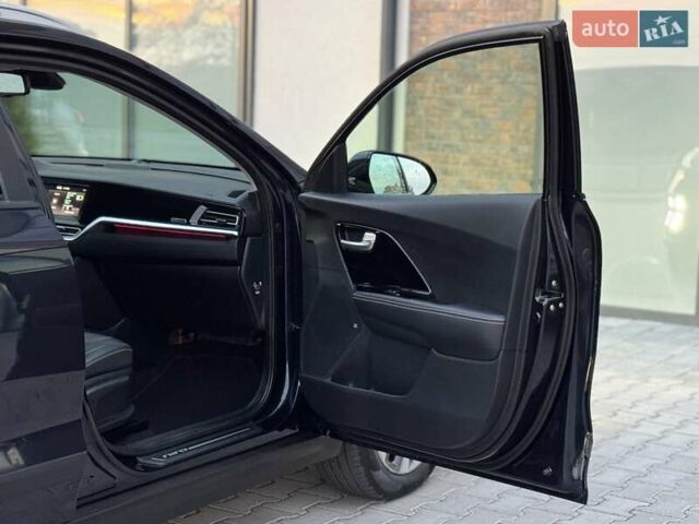 Синий Киа Niro, объемом двигателя 0 л и пробегом 90 тыс. км за 19999 $, фото 60 на Automoto.ua