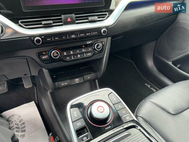 Синий Киа Niro, объемом двигателя 0 л и пробегом 115 тыс. км за 19900 $, фото 40 на Automoto.ua