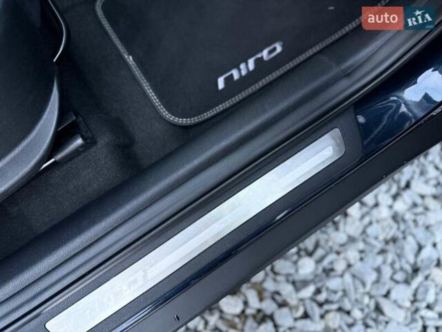 Синій Кіа Niro, об'ємом двигуна 0 л та пробігом 81 тис. км за 19350 $, фото 87 на Automoto.ua