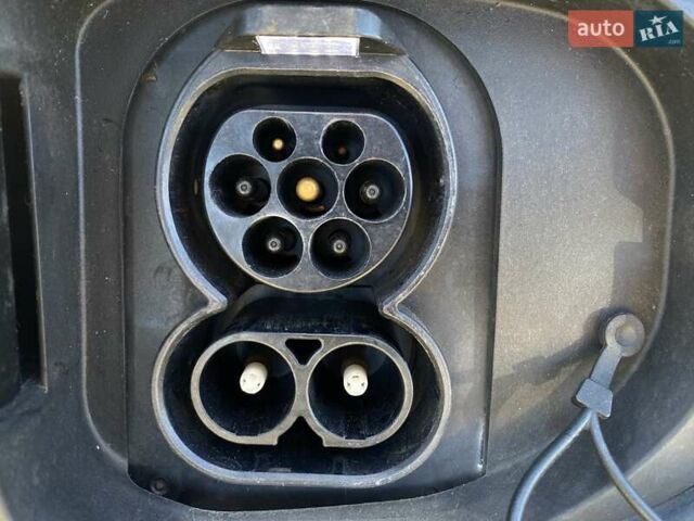 Синій Кіа Niro, об'ємом двигуна 0 л та пробігом 97 тис. км за 21950 $, фото 24 на Automoto.ua