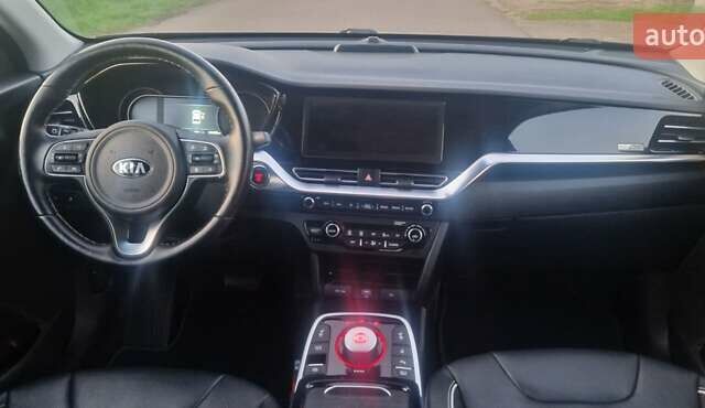 Синий Киа Niro, объемом двигателя 0 л и пробегом 151 тыс. км за 18300 $, фото 23 на Automoto.ua