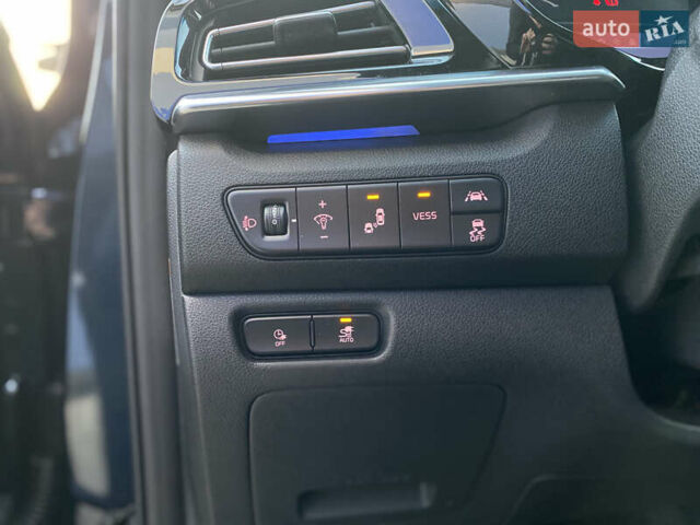 Синій Кіа Niro, об'ємом двигуна 0 л та пробігом 105 тис. км за 20300 $, фото 14 на Automoto.ua