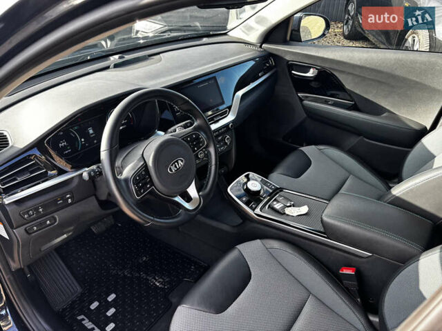 Синий Киа Niro, объемом двигателя 0 л и пробегом 76 тыс. км за 19999 $, фото 18 на Automoto.ua