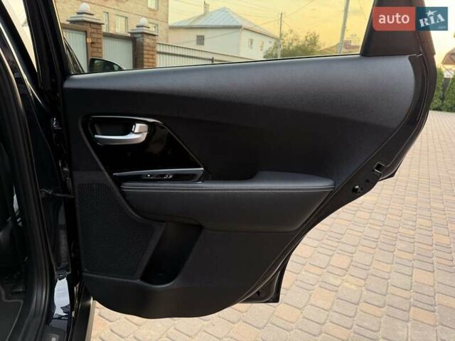 Синий Киа Niro, объемом двигателя 0 л и пробегом 129 тыс. км за 18800 $, фото 64 на Automoto.ua