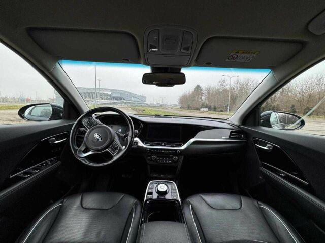 Синій Кіа Niro, об'ємом двигуна 0 л та пробігом 155 тис. км за 19900 $, фото 16 на Automoto.ua