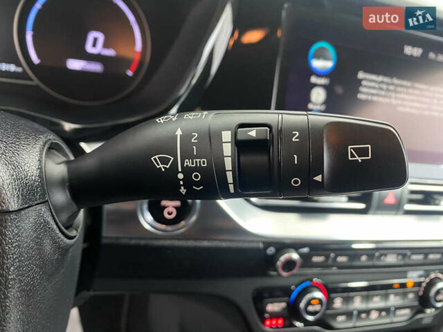 Синій Кіа Niro, об'ємом двигуна 0 л та пробігом 101 тис. км за 20950 $, фото 16 на Automoto.ua