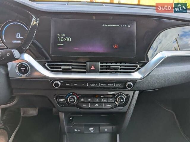 Киа Niro 2020 в Луцке на Automoto.ua Синий Киа Niro, объемом двигателя 0 л и пробегом 157 тыс. км за 19700 $, фото 25 на Automoto.ua