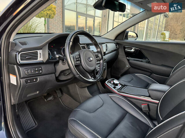 Синий Киа Niro, объемом двигателя 0 л и пробегом 142 тыс. км за 17500 $, фото 49 на Automoto.ua
