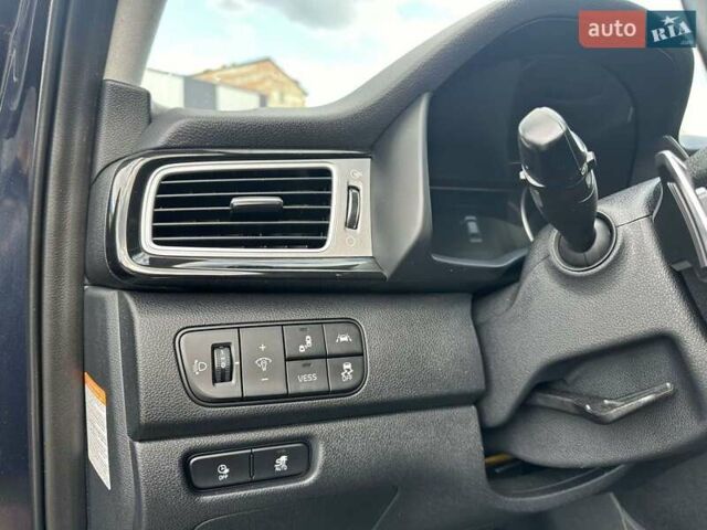 Синий Киа Niro, объемом двигателя 0 л и пробегом 116 тыс. км за 17800 $, фото 9 на Automoto.ua