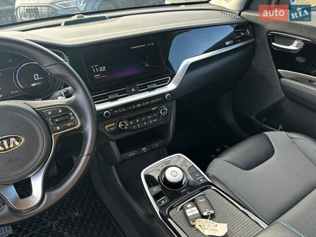 Синий Киа Niro, объемом двигателя 0 л и пробегом 76 тыс. км за 19999 $, фото 25 на Automoto.ua