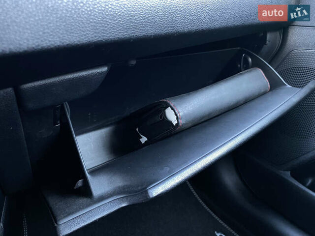 Синій Кіа Niro, об'ємом двигуна 0 л та пробігом 106 тис. км за 21900 $, фото 77 на Automoto.ua