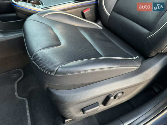 Синий Киа Niro, объемом двигателя 0 л и пробегом 130 тыс. км за 18900 $, фото 83 на Automoto.ua