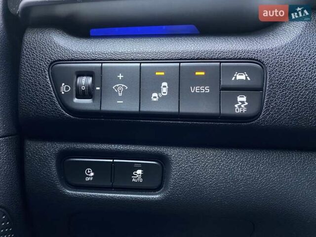 Киа Niro 2020 в Львове на Automoto.ua Синий Киа Niro, объемом двигателя 0 л и пробегом 75 тыс. км за 22900 $, фото 5 на Automoto.ua