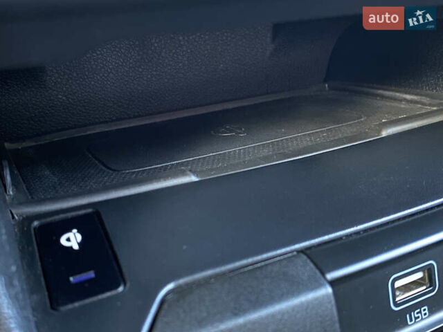 Синій Кіа Niro, об'ємом двигуна 0 л та пробігом 76 тис. км за 22900 $, фото 73 на Automoto.ua