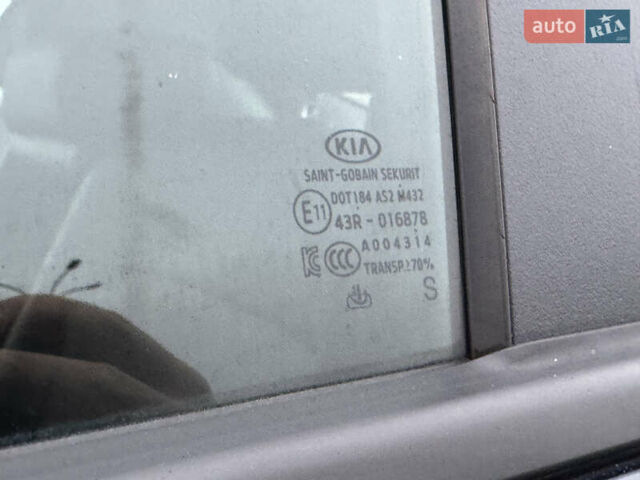 Синій Кіа Niro, об'ємом двигуна 0 л та пробігом 133 тис. км за 18900 $, фото 67 на Automoto.ua