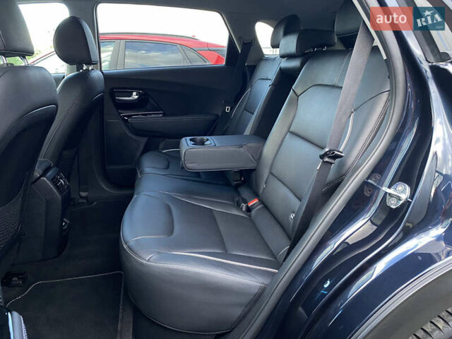 Синій Кіа Niro, об'ємом двигуна 0 л та пробігом 76 тис. км за 22900 $, фото 99 на Automoto.ua