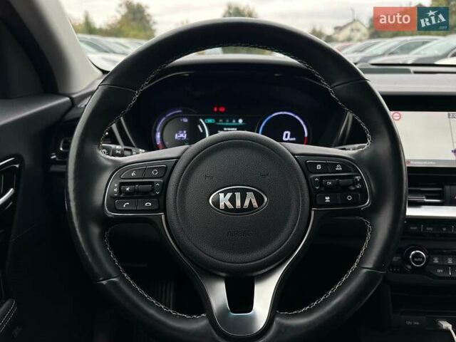 Синий Киа Niro, объемом двигателя 0 л и пробегом 117 тыс. км за 19900 $, фото 46 на Automoto.ua