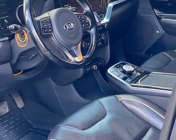 Синий Киа Niro, объемом двигателя 0 л и пробегом 130 тыс. км за 18888 $, фото 8 на Automoto.ua