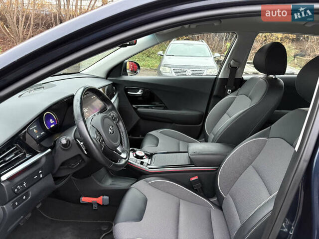 Синий Киа Niro, объемом двигателя 0 л и пробегом 125 тыс. км за 19600 $, фото 29 на Automoto.ua