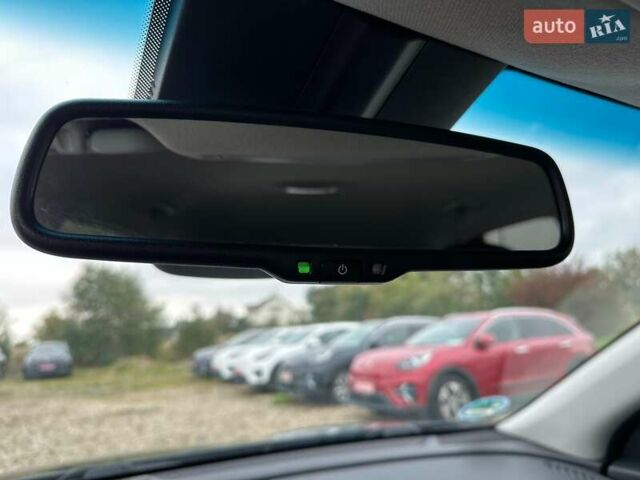 Синий Киа Niro, объемом двигателя 0 л и пробегом 117 тыс. км за 19900 $, фото 67 на Automoto.ua