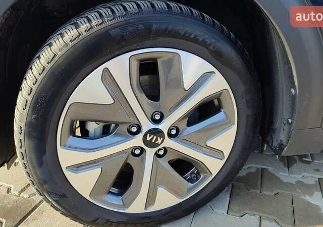Синий Киа Niro, объемом двигателя 0 л и пробегом 104 тыс. км за 20800 $, фото 17 на Automoto.ua