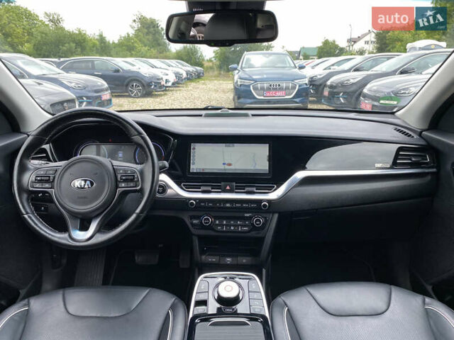 Синий Киа Niro, объемом двигателя 0 л и пробегом 119 тыс. км за 21800 $, фото 60 на Automoto.ua