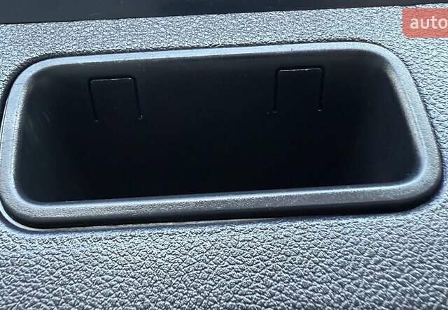 Синий Киа Niro, объемом двигателя 0 л и пробегом 138 тыс. км за 18350 $, фото 111 на Automoto.ua