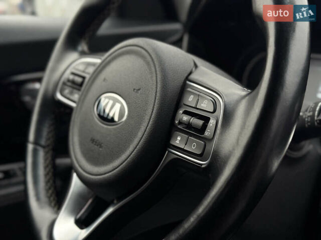 Синій Кіа Niro, об'ємом двигуна 0 л та пробігом 133 тис. км за 18900 $, фото 39 на Automoto.ua