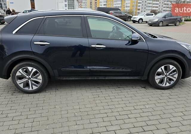 Синій Кіа Niro, об'ємом двигуна 0 л та пробігом 149 тис. км за 19000 $, фото 7 на Automoto.ua