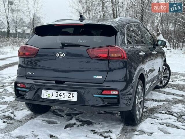 Синій Кіа Niro, об'ємом двигуна 0 л та пробігом 134 тис. км за 19300 $, фото 8 на Automoto.ua