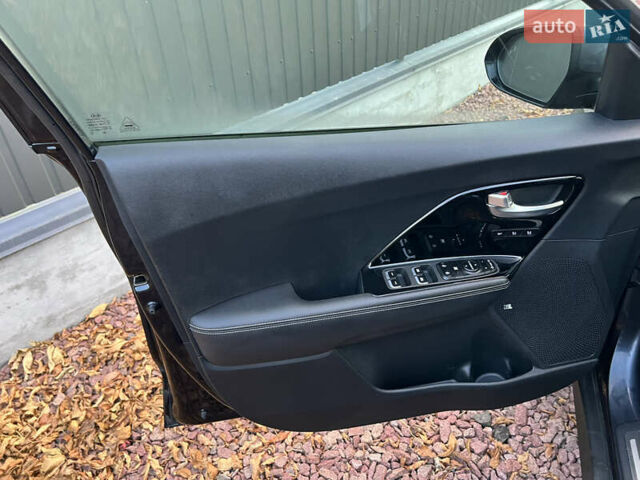 Синій Кіа Niro, об'ємом двигуна 0 л та пробігом 86 тис. км за 22200 $, фото 9 на Automoto.ua