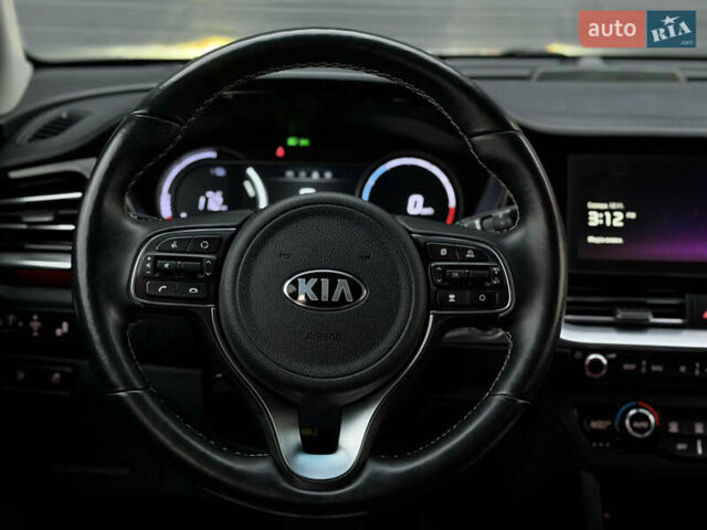 Синий Киа Niro, объемом двигателя 0 л и пробегом 135 тыс. км за 18999 $, фото 50 на Automoto.ua