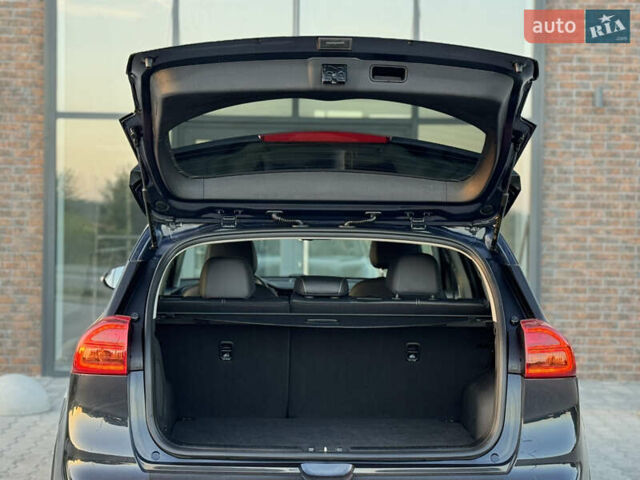 Синий Киа Niro, объемом двигателя 0 л и пробегом 130 тыс. км за 18900 $, фото 54 на Automoto.ua