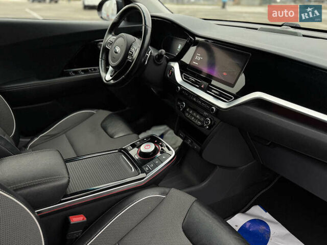 Синій Кіа Niro, об'ємом двигуна 0 л та пробігом 133 тис. км за 18900 $, фото 36 на Automoto.ua