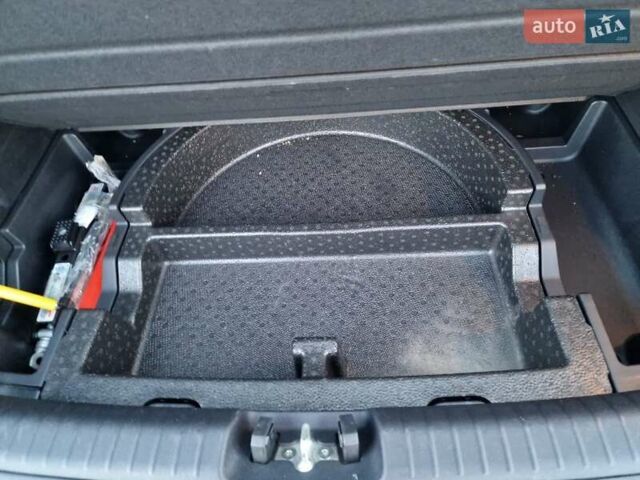 Синий Киа Niro, объемом двигателя 0 л и пробегом 168 тыс. км за 19300 $, фото 45 на Automoto.ua