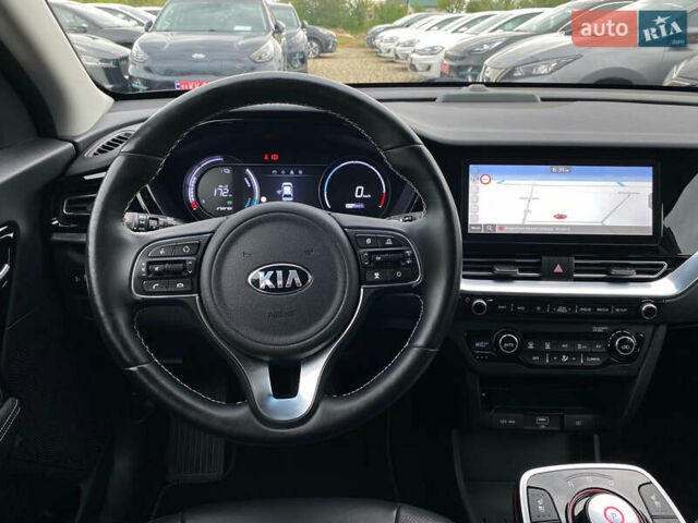 Синій Кіа Niro, об'ємом двигуна 0 л та пробігом 138 тис. км за 21200 $, фото 43 на Automoto.ua