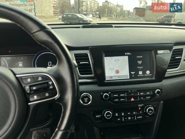 Синий Киа Niro, объемом двигателя 0 л и пробегом 89 тыс. км за 17500 $, фото 43 на Automoto.ua