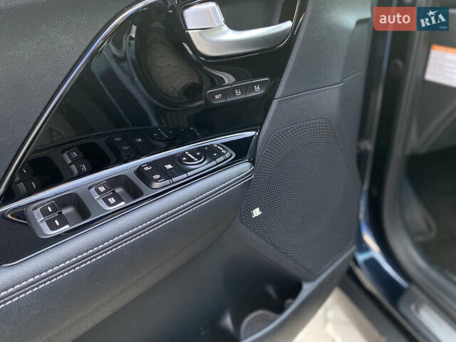 Синій Кіа Niro, об'ємом двигуна 0 л та пробігом 105 тис. км за 20300 $, фото 19 на Automoto.ua