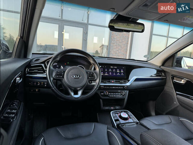 Синий Киа Niro, объемом двигателя 0 л и пробегом 130 тыс. км за 18900 $, фото 57 на Automoto.ua