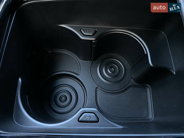 Синій Кіа Niro, об'ємом двигуна 0 л та пробігом 76 тис. км за 22900 $, фото 78 на Automoto.ua