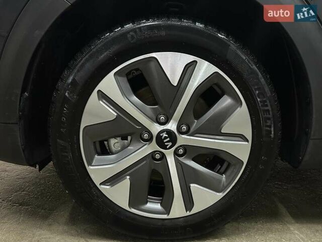 Синій Кіа Niro, об'ємом двигуна 0 л та пробігом 32 тис. км за 23900 $, фото 19 на Automoto.ua